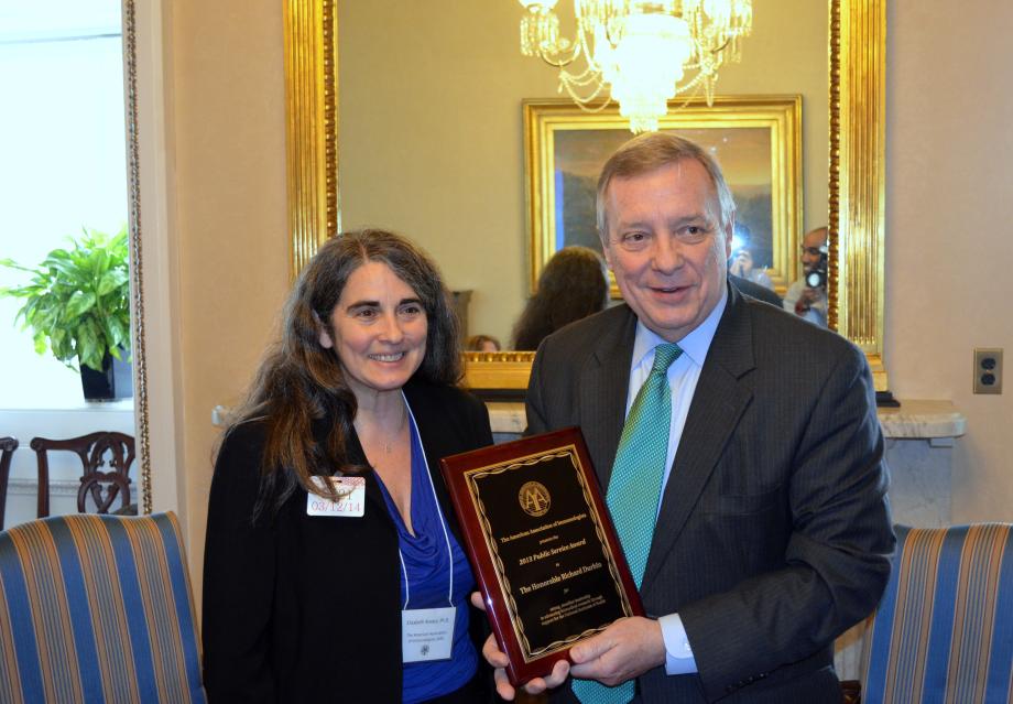 The American Association of Immunologists met with U.S. Senator Dick Durbin today in order to present Durbin with the AAI public Service Award for his work in support of biomedical research.